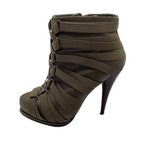 Steve Madden Caylyn Military Chic strap heel booties. Olive Size 7.5